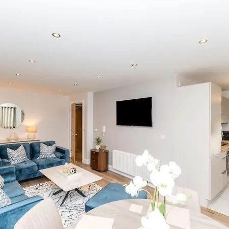 New Ground Floor 2-bedroom Appt شقة