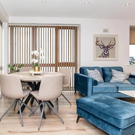 New Ground Floor 2-bedroom Appt Apartment *